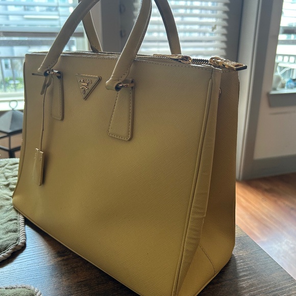 Beautiful handbag - Picture 13 of 16